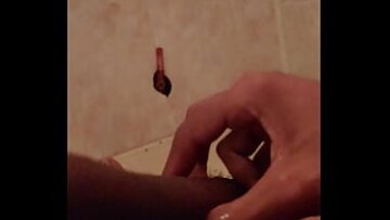 كومشوت كبير بعد HOT HANDJOB – BBC & CUM LECHE FOUNTAIN