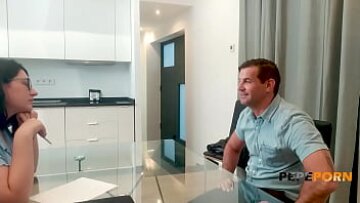 يتحول Meraki Pacense إلى سكرتير ويحصل على شقي مع المرشحين